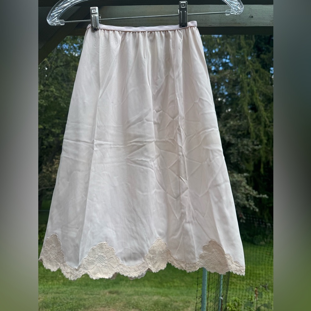 Vintage Avian Half Slip - Picture 10 of 14